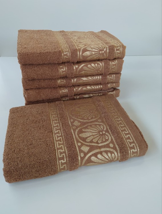 Bawełniany ręcznik 70x140 brązowy – elegancki złoty haft lantaro