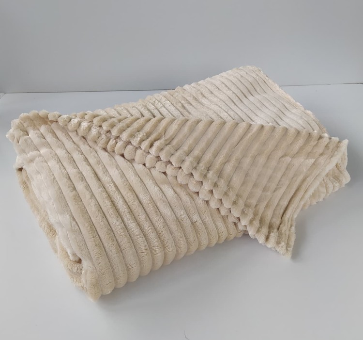 Koc 200x220 beżowy z wytłaczanym wzorem lantaro